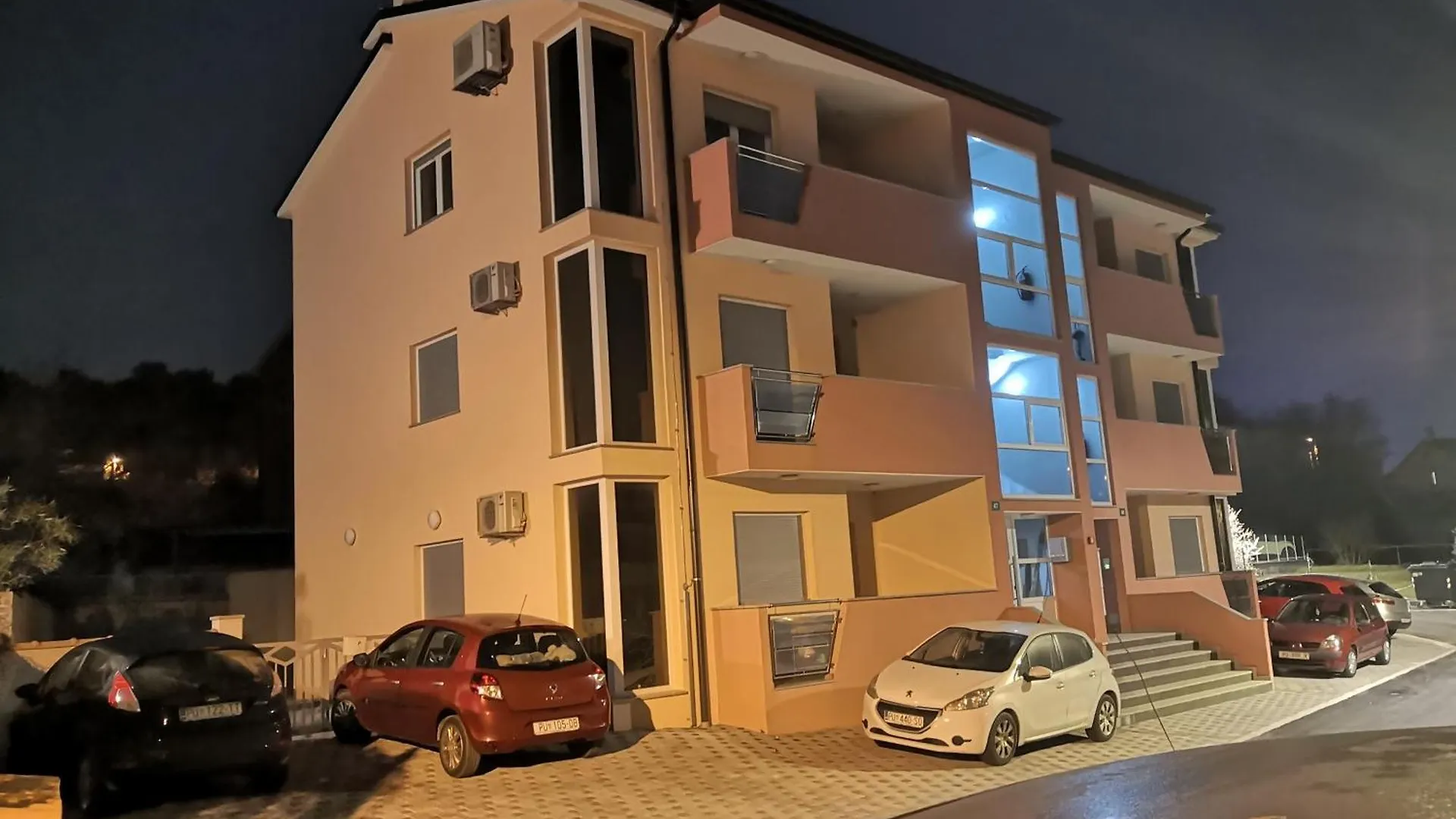 J&J Apartment New Real Estate 2024 - Free Private Parking Pula