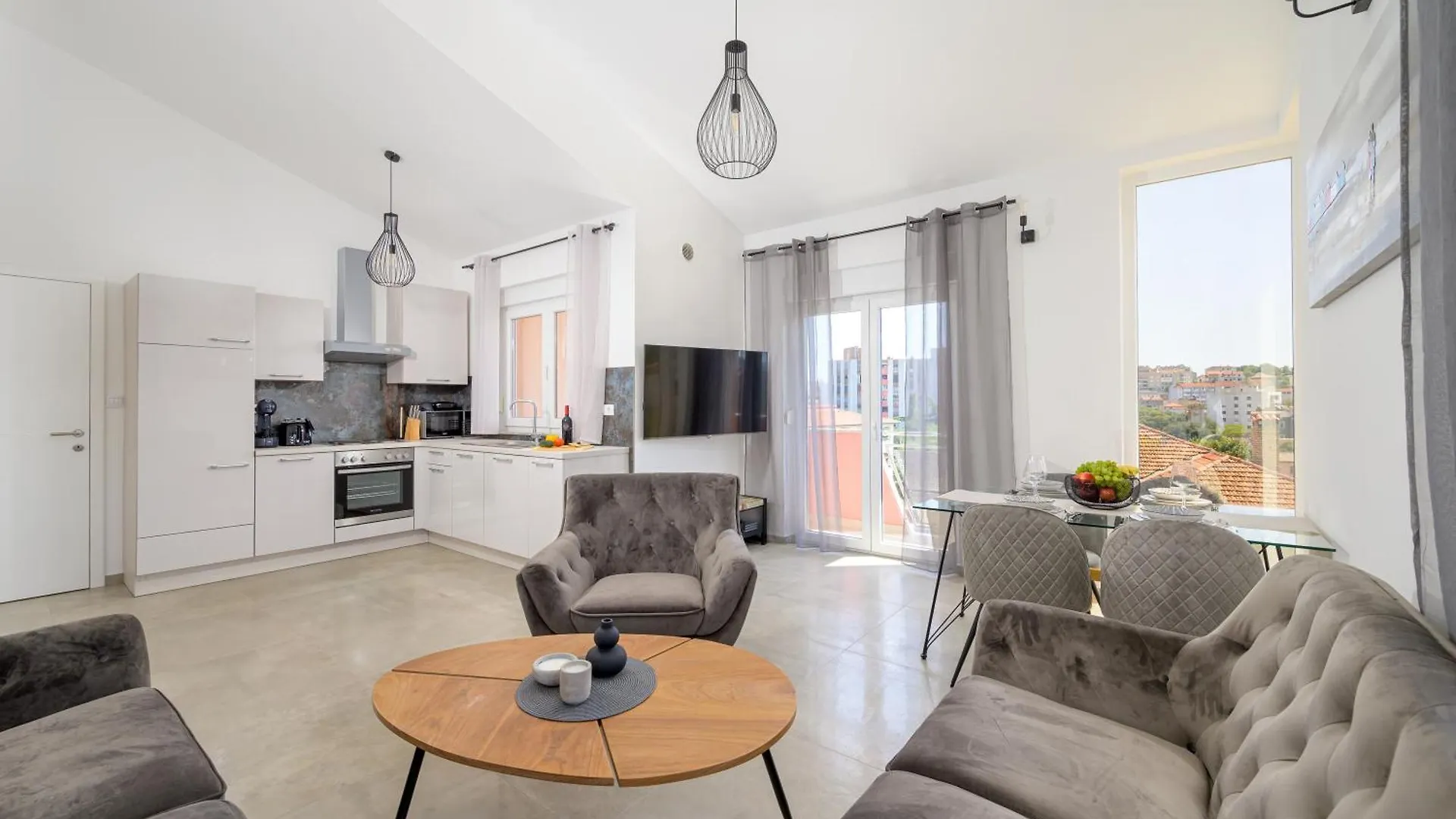 J&J Apartment New Real Estate 2024 - Free Private Parking Pula 0*,  Croatia