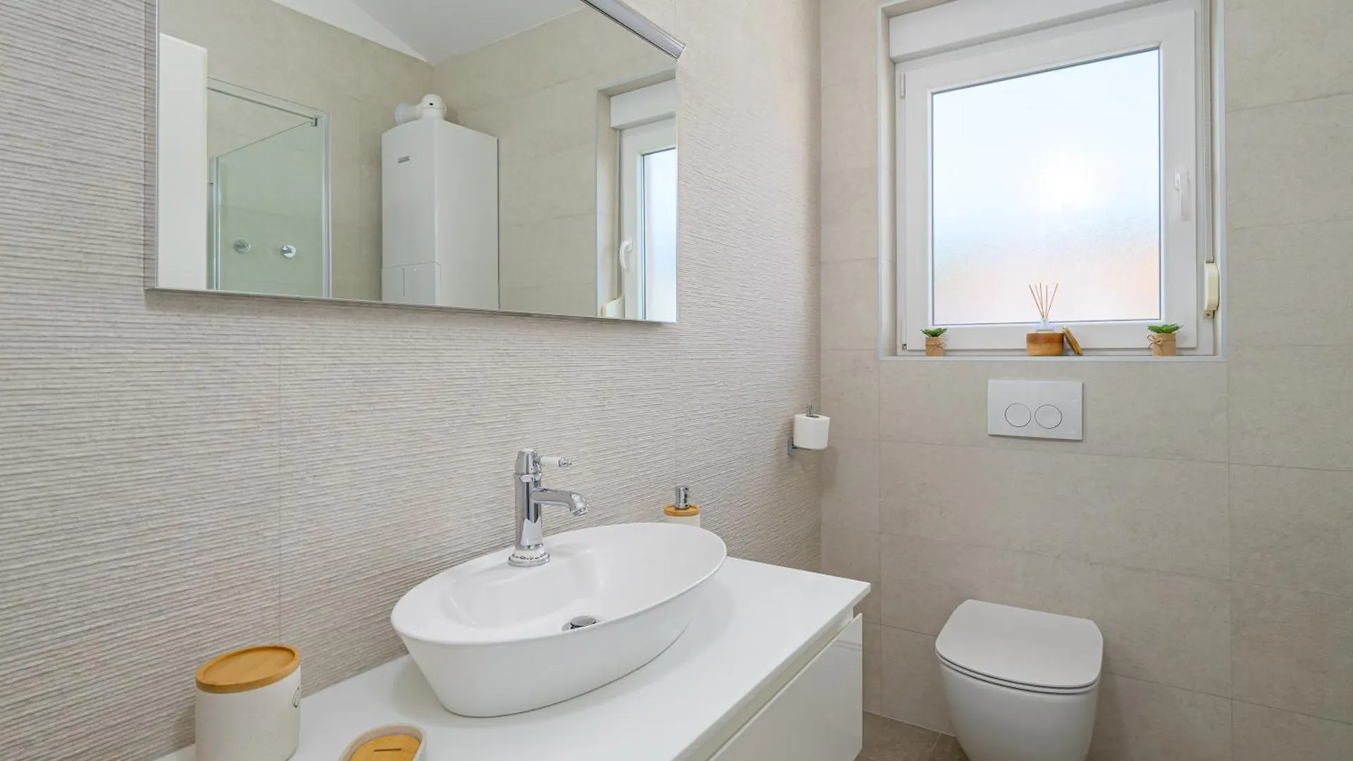 J&J Apartment New Real Estate 2024 - Free Private Parking Pula