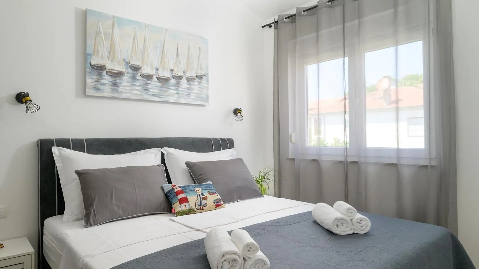 J&J Apartment New Real Estate 2024 - Free Private Parking Πούλα